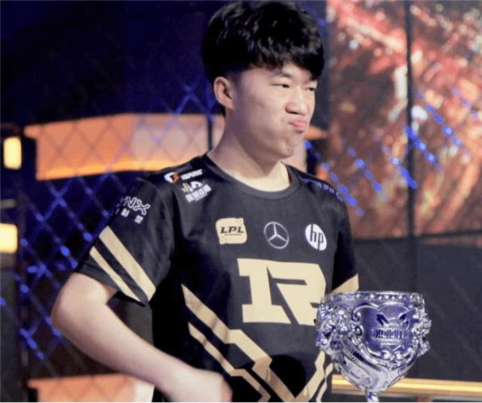 但相较于他 但相较于他
