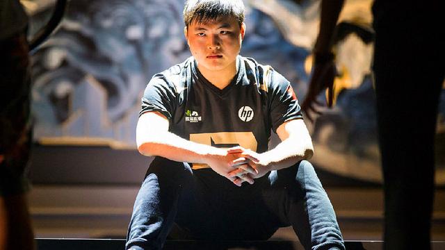 表现成为首 表现成为首