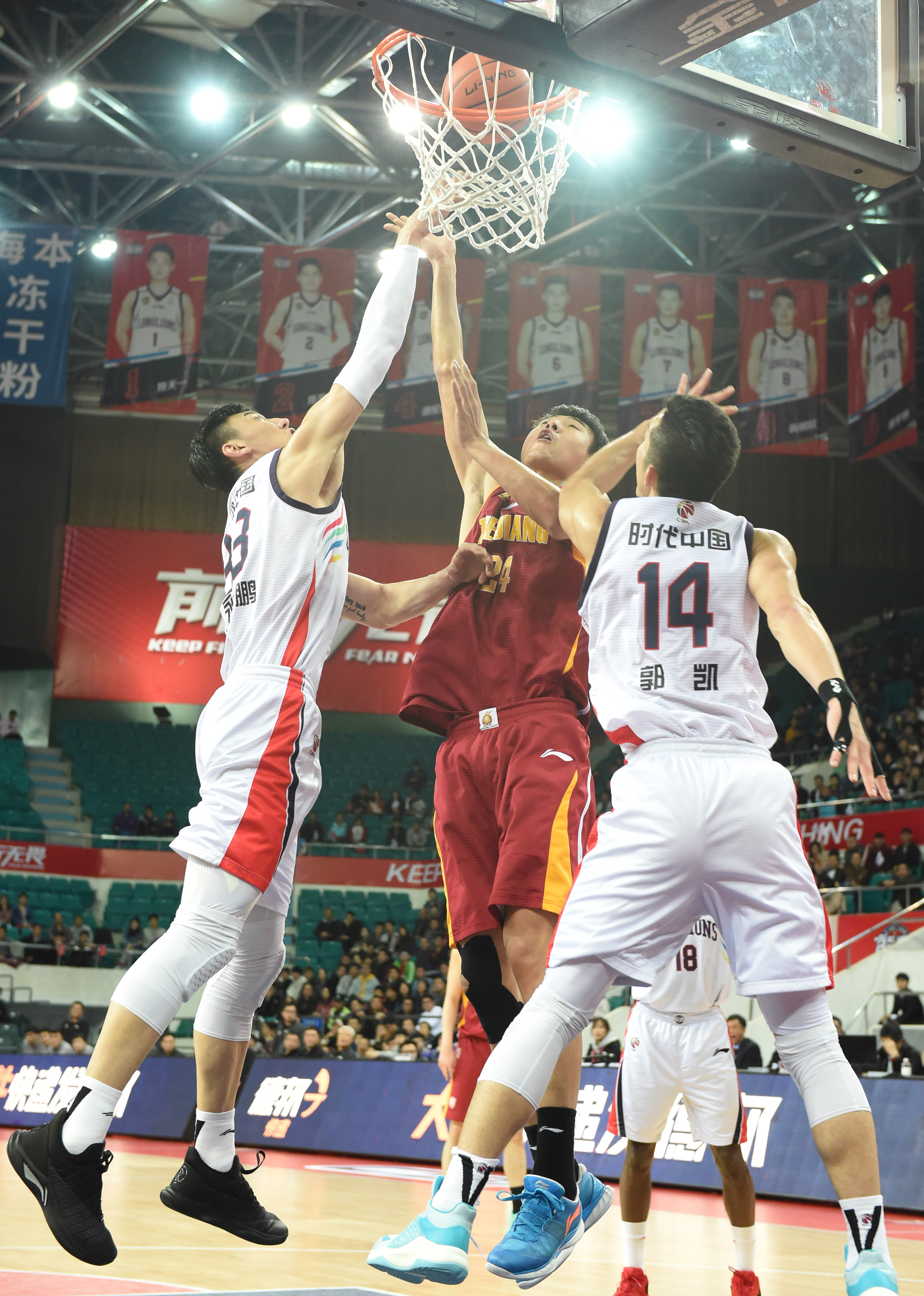 留意边路一 留意边路一